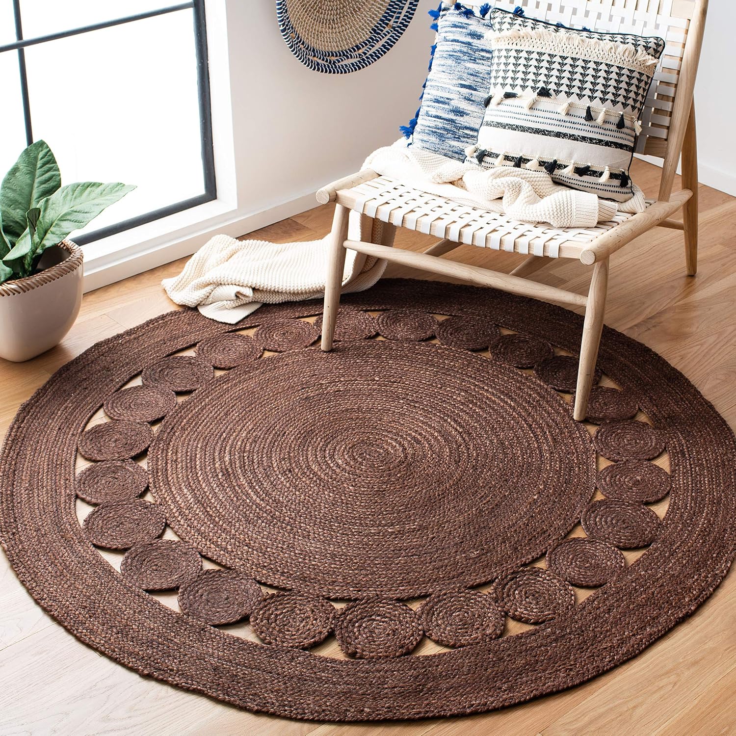 SAFAVIEH Area Rug 4' Round - Natural Fiber Collection -... SAFAVIEH Area Rug 4' Round - Natural Fiber Collection -...